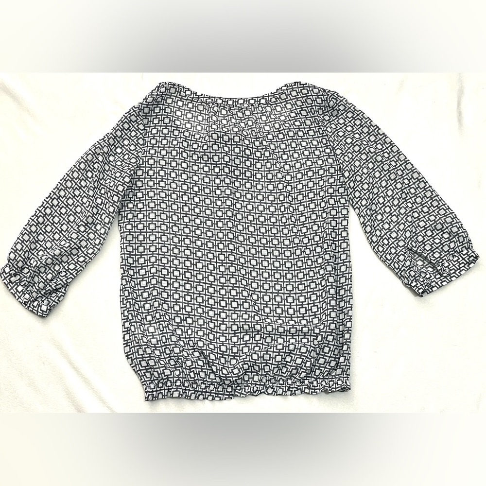 Banana Republic Women’s Sheer Gray and White Geometric 3/4 Sleeve Shirt Blouse - Picture 15 of 16